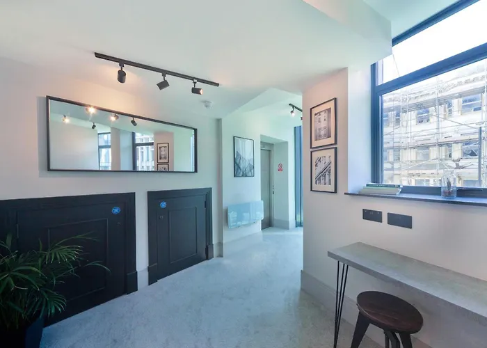Modern & Bright Studio In Central Hastings