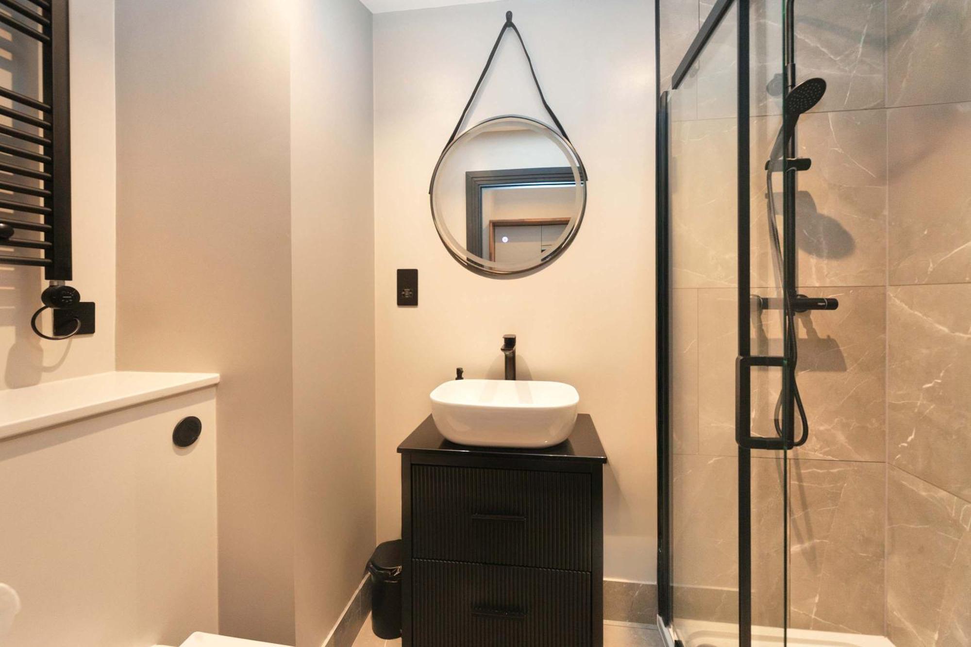 Modern & Bright In